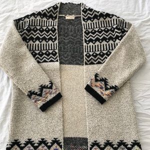 Debut cardigan with black print design